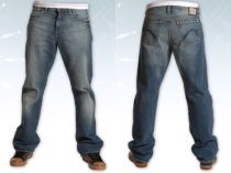 Lee Cooper lanseaza programul 