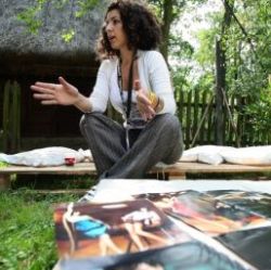 Psihologul Raluca Ionescu promoveaza moda anti-brand in Romania