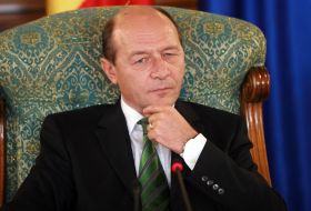 Sondaj CSOP: Traian Basescu - 37%, Mircea Geoana - 24%, Crin Antonescu - 13%
