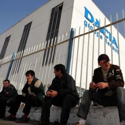 Un lucrator din Franta s-a aruncat pe geam cand a auzit ca va fi detasat la uzina 