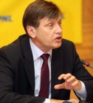 Antonescu i-ar propune pe Patriciu premier, pe Roman comisar european, pe Marga consilier