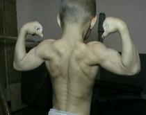 Un roman in varsta de 5 ani a intrat in Cartea Recordurilor, ca cel mai puternic copil din lume