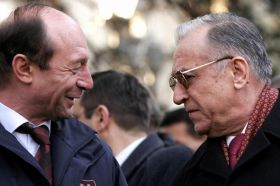 Basescu catre Iliescu: Sa-si vada de pensie linistit! A nenorocit destul Romania 12 ani