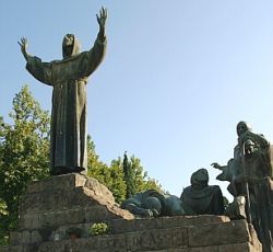 Culmea hotiei. Un roman a incercat sa fure o statuie din Roma