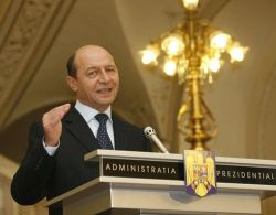 Alegeri prezidentiale. Sondaj Avangarde: Basescu 34%, Geoana 32%, Antonescu 14%