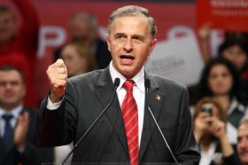 Sondaj INSOMAR: Geoana 32%, Basescu 30%, Antonescu 19%