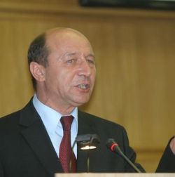 Referendumul lui Basescu nu a trecut de Parlament