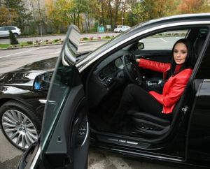 Raduleasca la indigo! Andreea Marin a scris o carte, a croit haine pentru copii, iar acum vrea motor