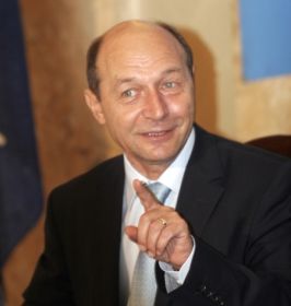 Traian Basescu foloseste drama din familia Antonescu ca arma electorala