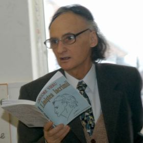 Mormantul lui Grigore Vieru, incendiat