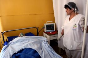 Angajata unei primarii a incercat sa se sinucida, din cauza concediului fortat