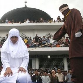 Somalia: O tanara de 20 de ani a fost ucisa cu pietre, dupa ce a fost ingropata pana la brau, pentru adulter