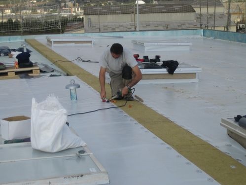 Milucon.ro ? Specialistii autorizati pentru lucrari de hidroizolatii terase circulabile iti recomanda calitate 