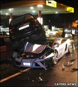 Politistii italieni facut praf un Lamborghini de 165.000 de euro