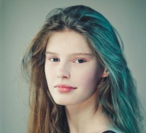 Alexandra Ulesan, pe urmele Claudiei Schiffer