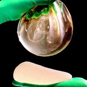 Italia interzice implanturile cu silicon pentru fete sub 18 ani