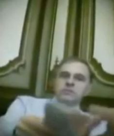 Mircea Geoana filmat in timp ce lua 5000 Euro pentru favoruri politice