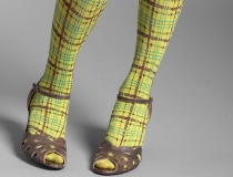 Angajat al ambasadei suedeze la Moscova, filmat in timp ce vindea colanti adusi ilegal din Belarus