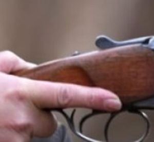 Un politist s-a impuscat in picior la vanatoare si a murit la vanatoare