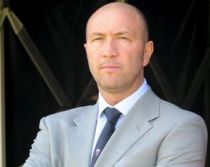 Walter Zenga si-a reziliat contractul cu Palermo pentru a negocia cu Unirea Urziceni