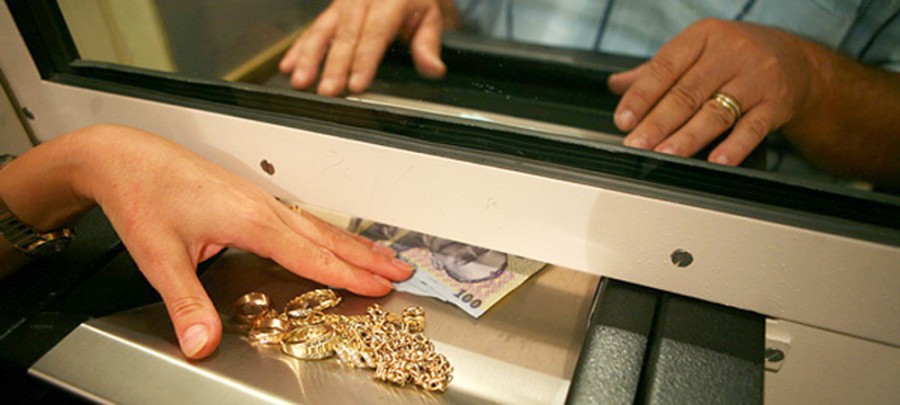 Cum poti lua imprumut fara a apela la banci, prieteni sau familie? Apeleaza la amanet.