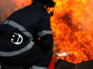 A murit in incendiu dupa ce i-a fost frica sa sara pe perna pompierilor