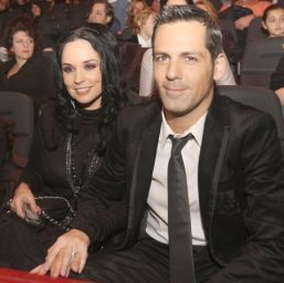 Banica Jr si Andreea Marin mutati la Business Class in drum spre Dubai in zborul Tarom