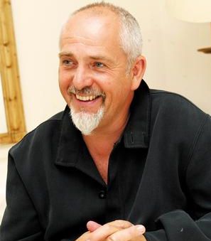 Peter Gabriel va lansa un album de coveruri, 