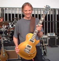 Chitaristul Snowy White concerteaza in Romania pe 12 Martie