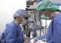 Transplant de cornee artificiala in premiera la Oradea