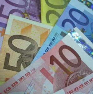 Prognoza cursului valutar pentru 2010: un euro sub 4 lei