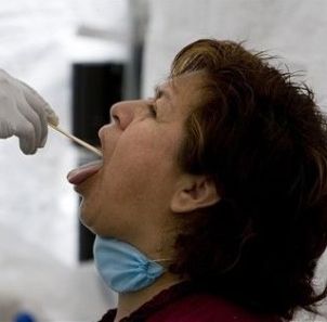 Asiguratorii profita de isteria AH1N1: polita de asigurare impotriva gripei porcine