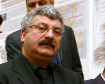 Silviu Prigoana propune mutarea Parlamentului si transformare in mall a Casei Poporului