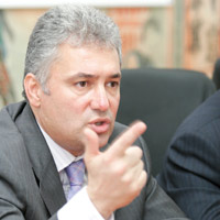 Autobuzele si troleibuzele RATB - culoar unic in tot orasul