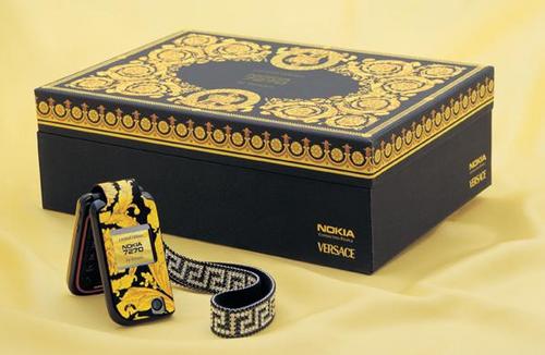 Telefonul Versace lansat in luna mai cu preturi de la 3.500 de euro