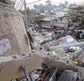 Basescu isi doneaza un salariu sinistratilor din Haiti