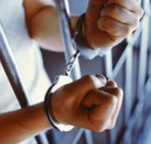 Doi proxeneti condamnati la inchisoare pe viata