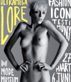 Fostul model Hannelore Knuts isi promoveaza expozitia foto prin nuduri