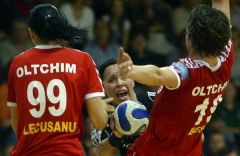 Oltchim, cu un pas in finala Ligii Campionilor dupa 25-25 cu Gyor