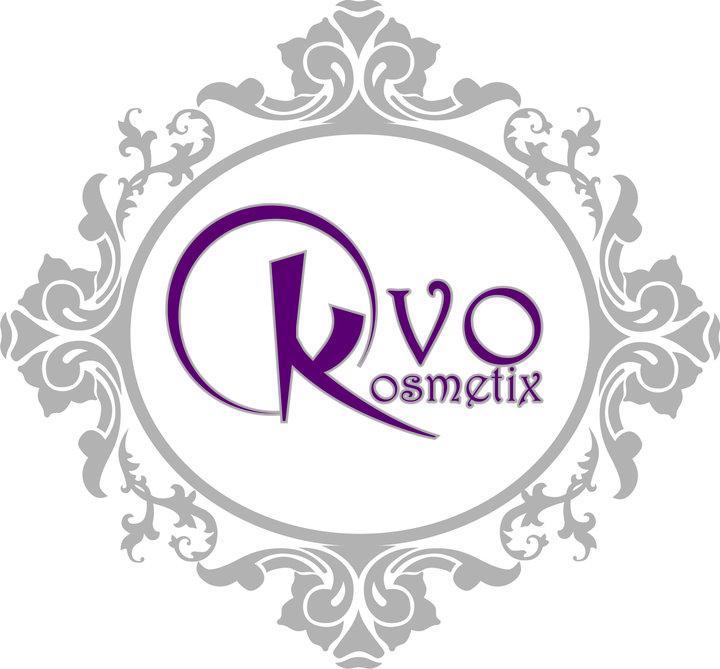 Ovidiu Komornyik isi lanseaza colectia de parfumuri