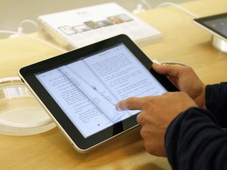 iPad s-a vandut in peste 1 milion de exemplare la mai putin de o luna de la lansare