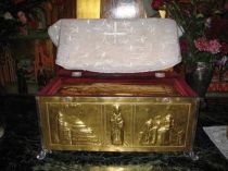 Moastele Sfantului Nectarie au fost furate dintr-o biserica din Capitala