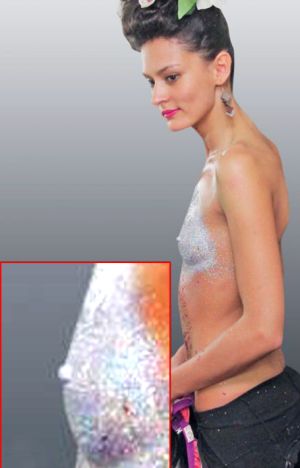 Andreea Tivadar, topless pe catwalk
