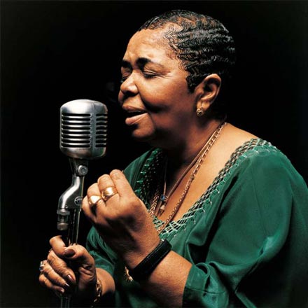 Concertul Cesaria Evora de la Bucuresti anulat. Cantareata a suferit o operatie pe cord