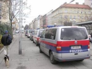 Prostituata romanca incendiata in plina strada de un proxenet, in Viena