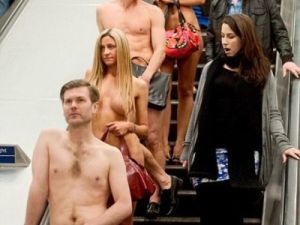 Soc la metroul londonez: goi in drum spre serviciu