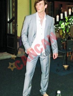 Oradea: Manechin Real Models s-a sinucis, injectandu-si o doza mare de morfina