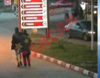 Doi bolnavi psihic spulberati de o masina pe Autostrada A1 dupa ce au evadat din Centrul de Reabilitare