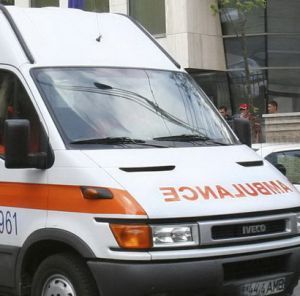 Galatean epileptic mort dupa ce a sarit din ambulanta