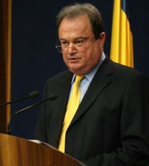 Vasile Blaga: Nu iau lectii de la Monica Macovei. Disensiunile in PDL cresc